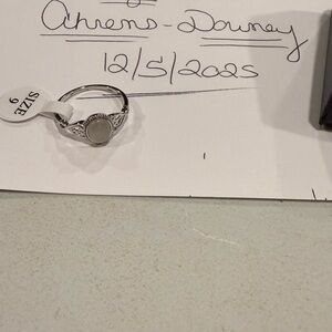 Source Unknown Silver Ring with White Gem